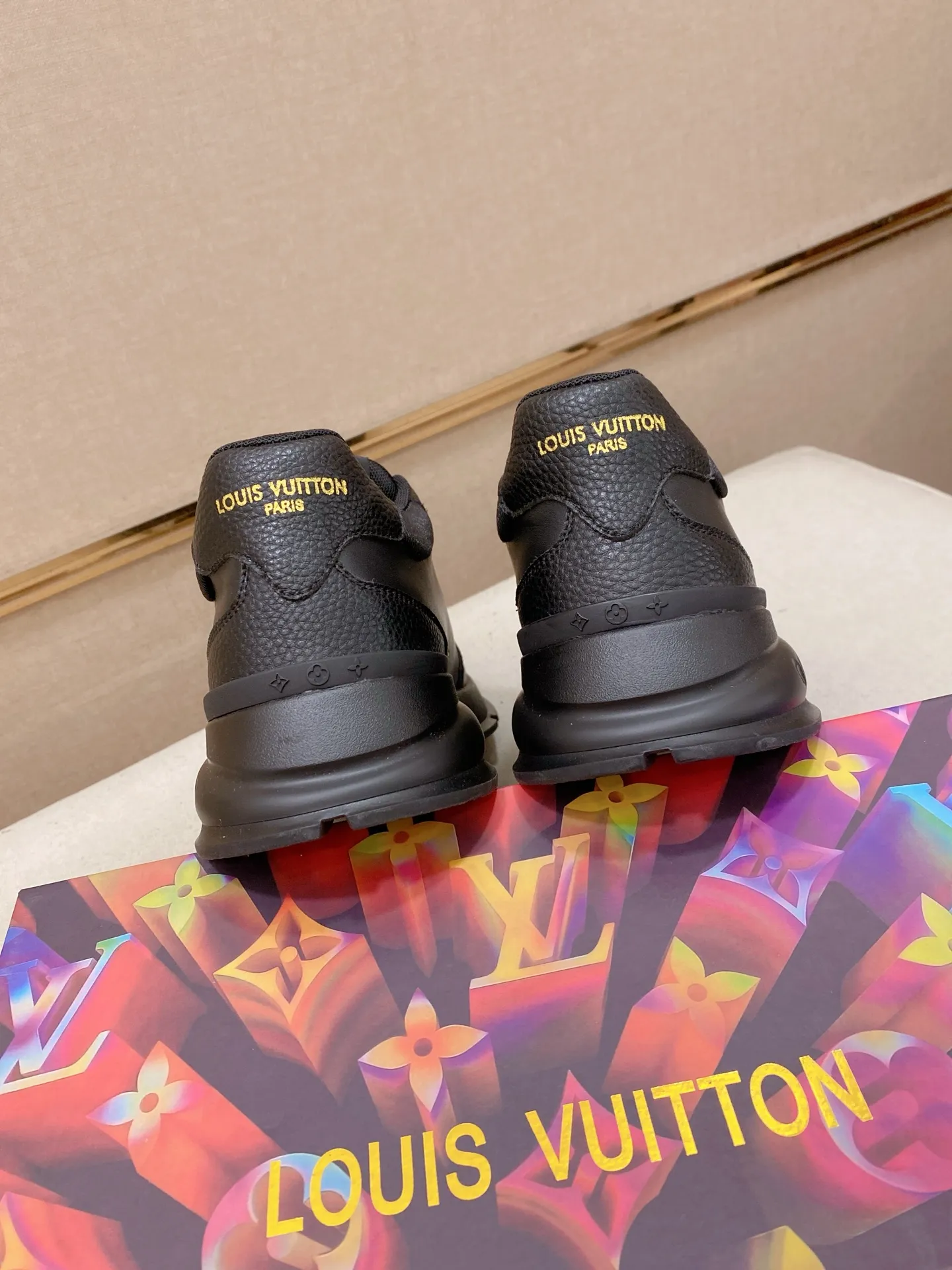 Men's shoes: 442💰🎉🎉LV~Louis Vuitton trendy men's shoes, new shipments, latest matching, the same style as the official website, super high quality, hot sales of the season [strong][strong][strong]Selected first-layer cowhide, comfortable sheepskin lining, original last, comfortable on the foot, wear-resistant rubber outsole, size: 38-44.